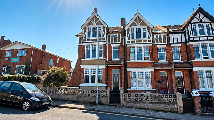 2 Bedroom Flat For Sale In Mickleburgh Hill, Herne Bay, CT6