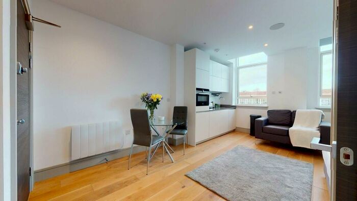 Studio To Rent In Lawrence Road, N15