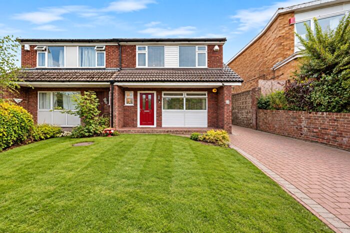 3 Bedroom Semi Detached House For Sale In Chalky Bank, Gravesend, Kent, DA11