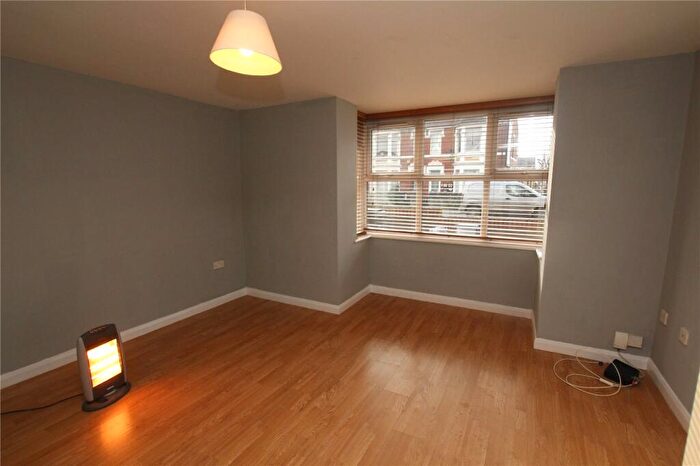 2 Bedroom Apartment To Rent In County Road, Swindon, Wiltshire, SN1