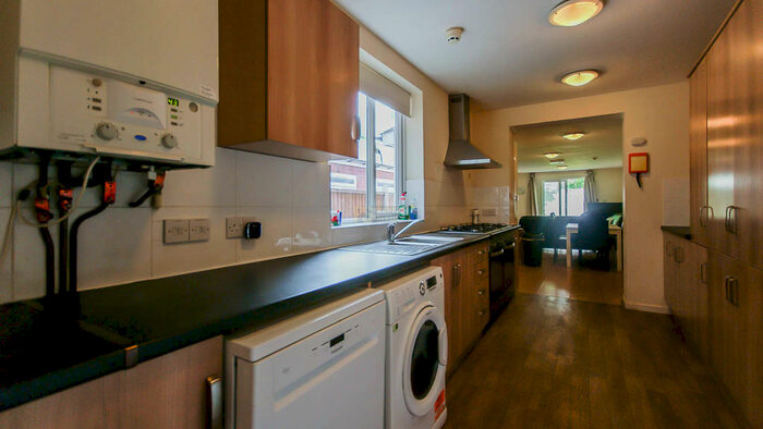 8 Bedroom Terraced House To Rent In Harrow Road, Selly Oak - Student Property, B29