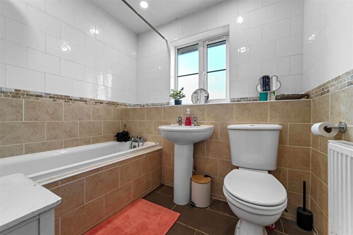 4 Bedroom Detached House For Sale In Brantham Hill, Brantham, CO11