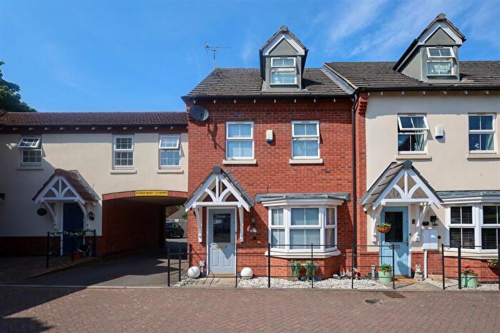 3 Bedroom Town House For Sale In Grapes Garden Close, Mountsorrel, Loughborough, LE12