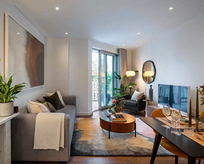 2 Bedroom Flat To Rent In Bloom East, Nine Elms Ln, Nine Elms, London, SW11