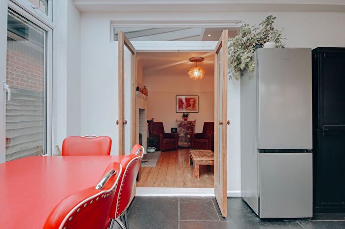 4 Bedroom Detached Bungalow For Sale In Villiers Road, Watford, WD19