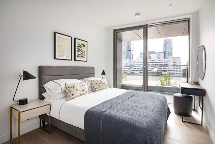 2 Bedroom Apartment To Rent In Water Street, London, E14