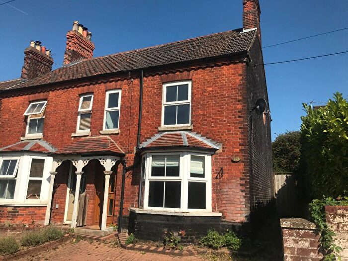 4 Bedroom Semi-Detached House For Sale In Queens Road, Fakenham, Norfolk, NR21