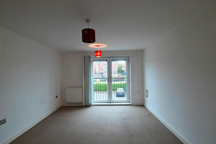 1 Bedroom Flat For Sale In Sandhills Avenue, Hamilton, Leicester, LE5