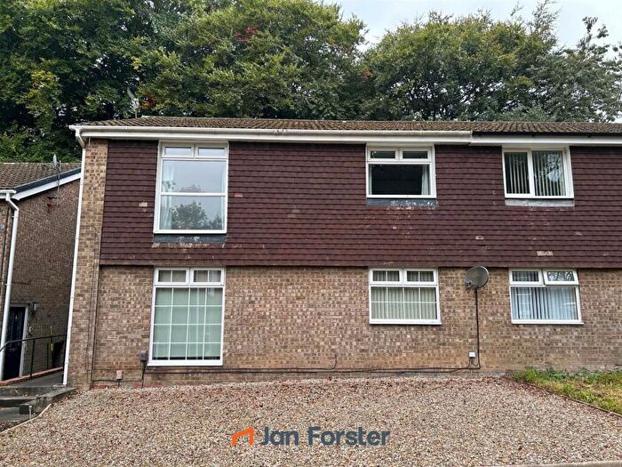 2 Bedroom Apartment For Sale In Wood Grove, Denton, Newcastle Upon Tyne, NE15