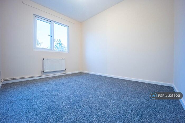 2 Bedroom End Of Terrace House To Rent In Hampstead Close, London, SE28