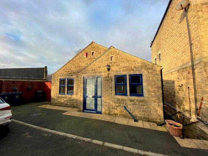 2 Bedroom Detached House To Rent In The Locks, Bingley BD16