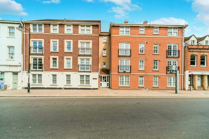 2 Bedroom Apartment To Rent In Blenheim Court, London Street, RG1