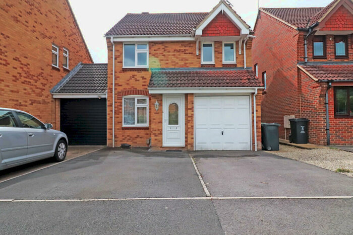 3 Bedroom Detached House To Rent In Gaynor Close, Swindon, SN25