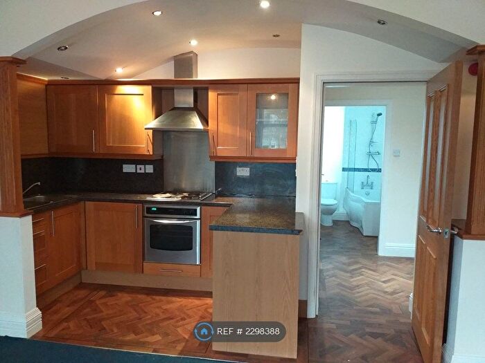 1 Bedroom Flat To Rent In Clifton Drive, Stockport, FY8