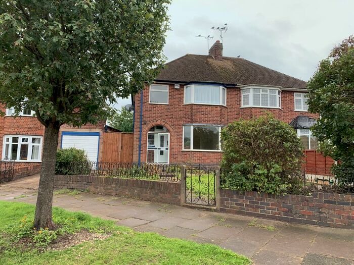 3 Bedroom Semi-Detached House To Rent In Lindfield Road, LE3