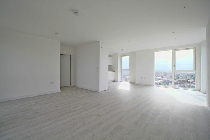 2 Bedroom Flat To Rent In Prince Regent Road, Hounslow, TW3