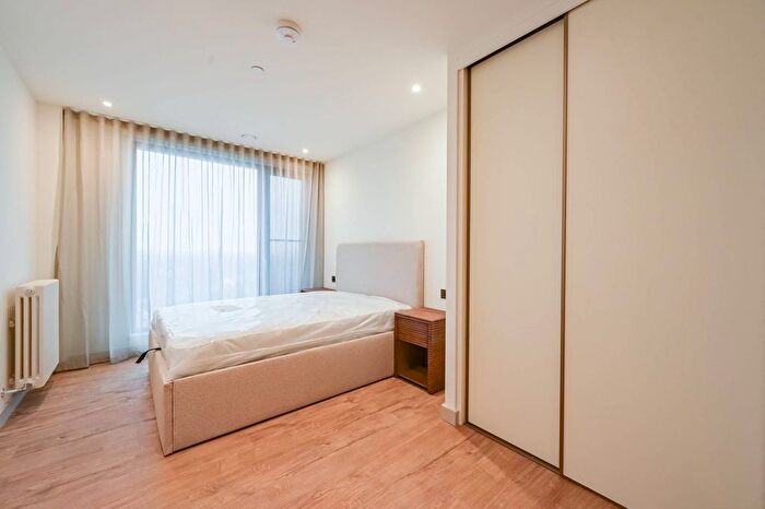 2 Bedroom Flat To Rent In Selbourne Road, Walthamstow, E17