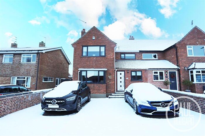 3 Bedroom Semi Detached House For Sale In The Avenue, Pakefield, NR33