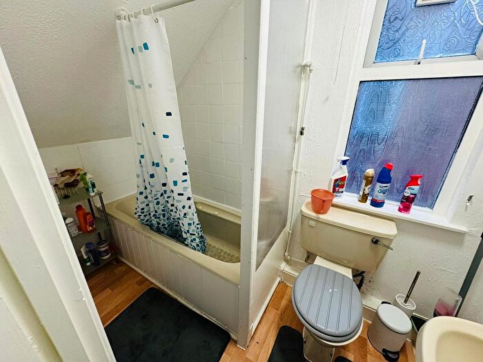 Block Of Flats To Rent In Cardigan Road, Leeds, LS6