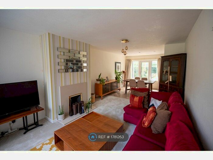 3 Bedroom Terraced House To Rent In Stanley Road, Stockport, SK4