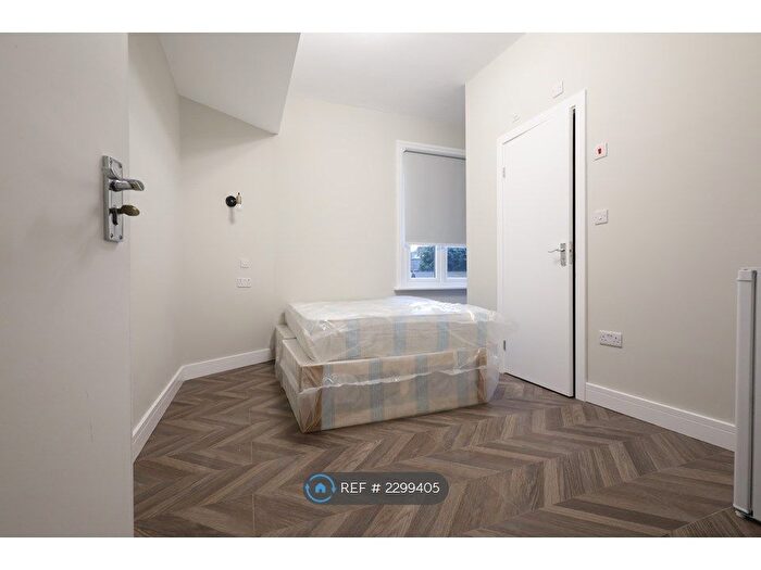 Studio To Rent In Church Road, London, UB3
