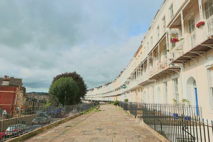 1 Bedroom Flat To Rent In Royal York Crescent, Bristol, BS8