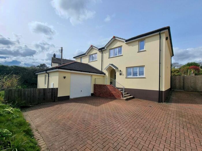 4 Bedroom Detached House For Sale In The Stables, Littleham, EX39