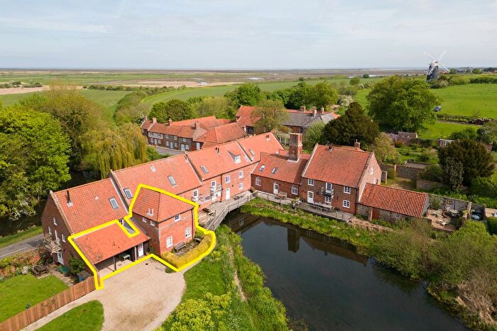 2 Bedroom Property For Sale In Tower Road, Burnham Overy Staithe, PE31