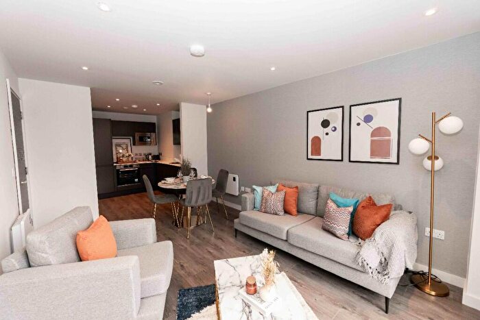 2 Bedroom Apartment To Rent In Cross Lane, Manchester, Greater Manchester, M5