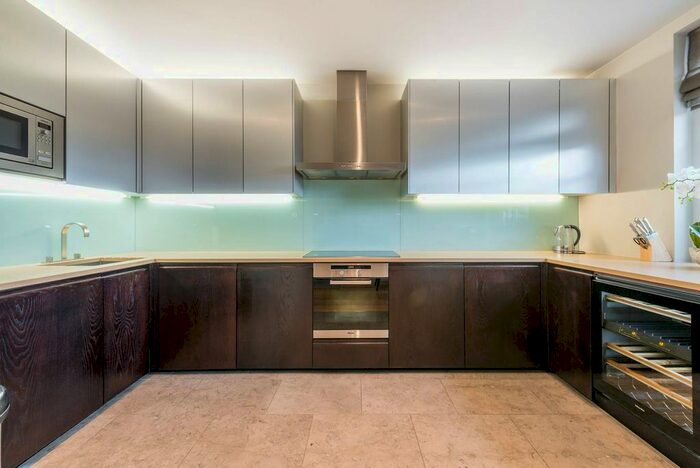 2 Bedroom Flat To Rent In Cornwall Gardens, South Kensington, London, SW7