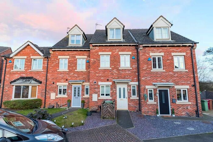 3 Bedroom Terraced House To Rent In Mulberry Gardens, Scunthorpe, DN16