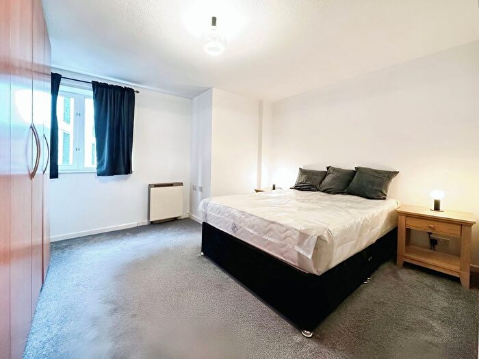 1 Bedroom Flat To Rent In Flax House, Navigation Walk, Leeds, West Yorkshire, LS10