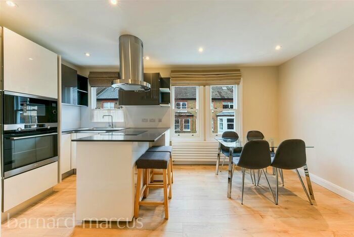 2 Bedroom Flat To Rent In Tunis Road, London W12