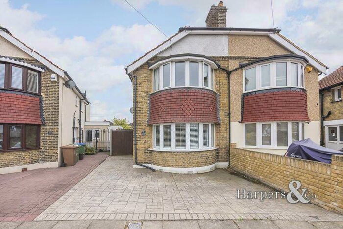 3 Bedroom Detached House To Rent In Swanley Road, Welling, DA16
