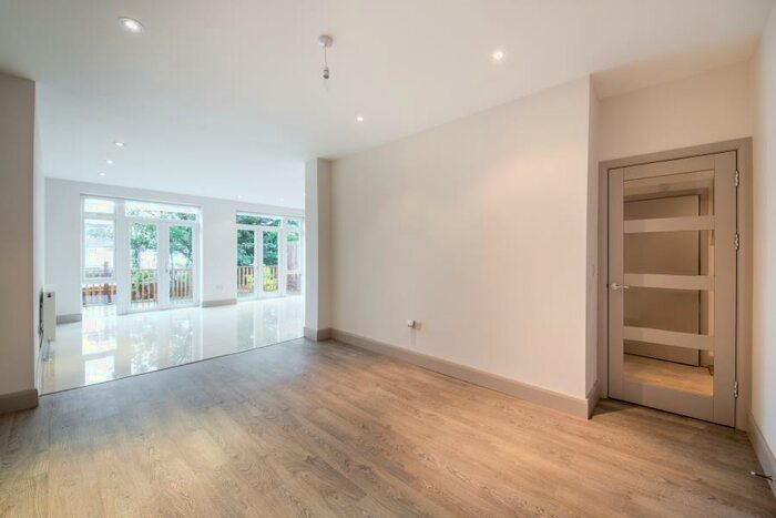 5 Bedroom Terraced House To Rent In Montpelier Rise, Golders Green, NW11