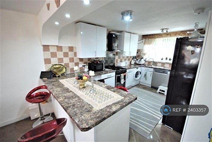 3 Bedroom Terraced House To Rent In Cross Parade, Newcastle Upon Tyne, NE4