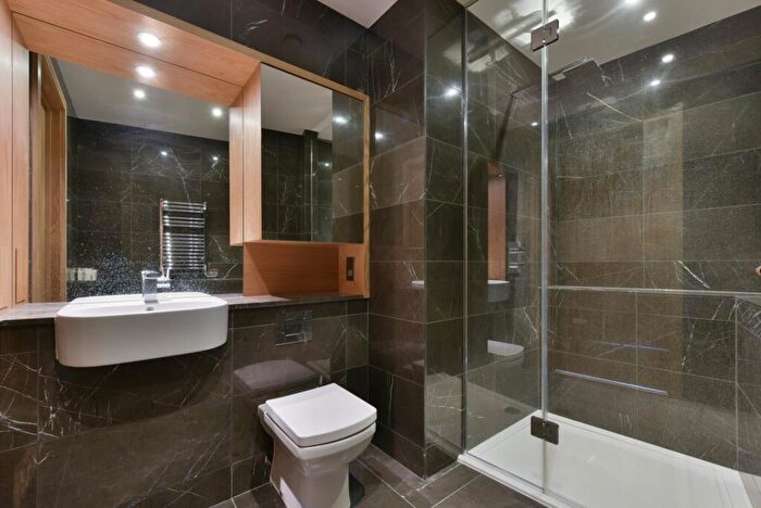 1 Bedroom Flat For Sale In Arena Tower, Crossharbour Plaza, Canary Wharf, E14