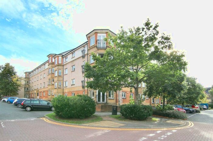 1 Bedroom Garage / Parking To Rent In Easter Dalry Drive, Edinburgh, EH11