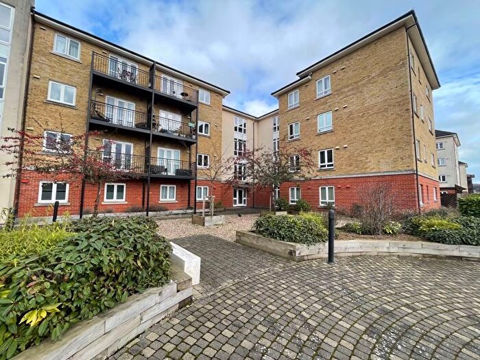 3 Bedroom Flat To Rent In Tadros Court, High Wycombe, HP13