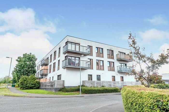 2 Bedroom Flat To Rent In The Courtyard, Beggarwood, Basingstoke, Hampshire RG22