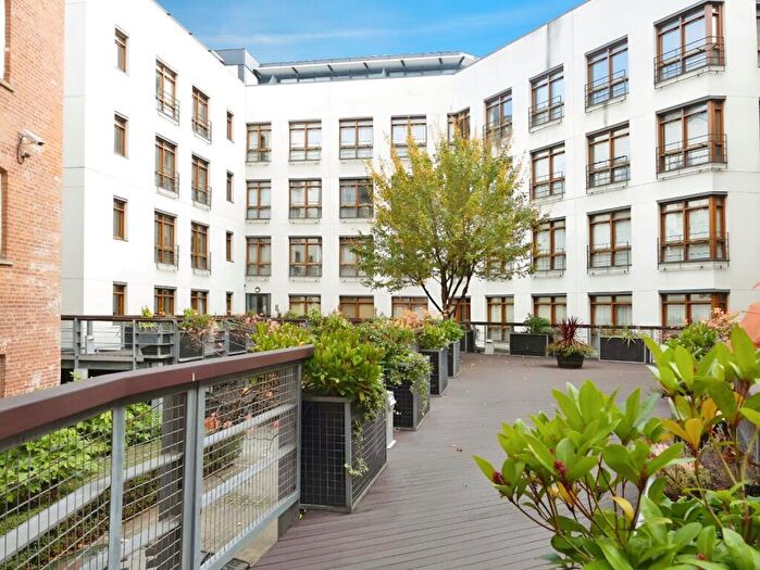 2 Bedroom Flat To Rent In Dock Street, Leeds, West Yorkshire, LS10