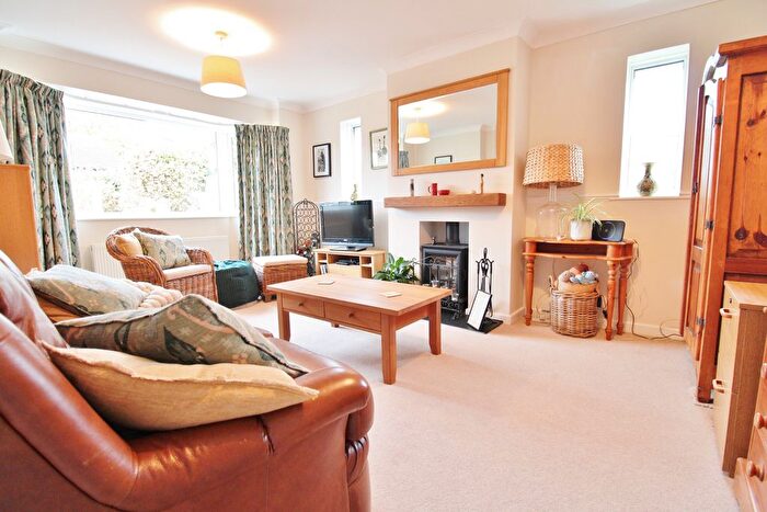 2 Bedroom Detached Bungalow For Sale In Mays Lane, Stubbington, Fareham, PO14