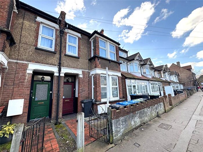 1 Bedroom Apartment To Rent In Waddon Park Avenue, Waddon, Surrey, CR0