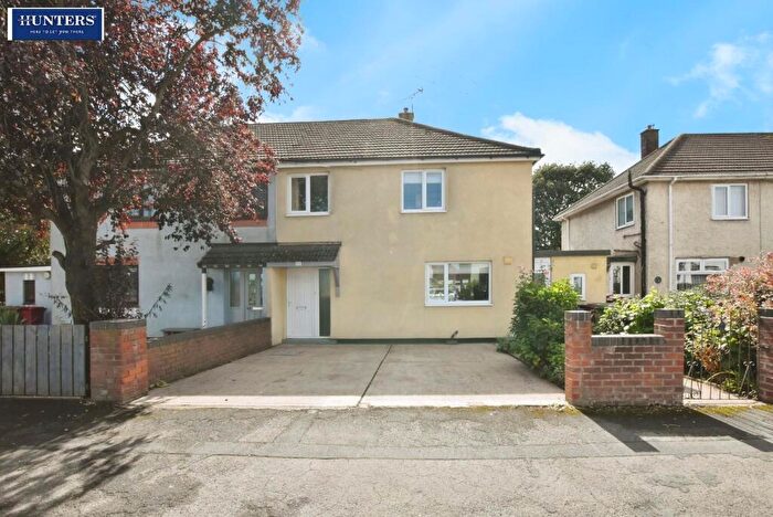 3 Bedroom Semi-Detached House For Sale In Lilac Avenue, Scunthorpe, Lincolnshire, DN16