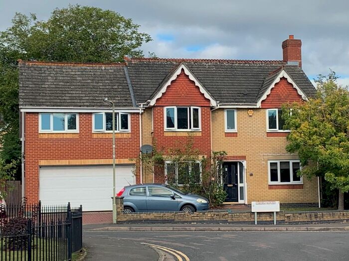 9 Bedroom Detached House To Rent In Demesne Furze, Headington OX3