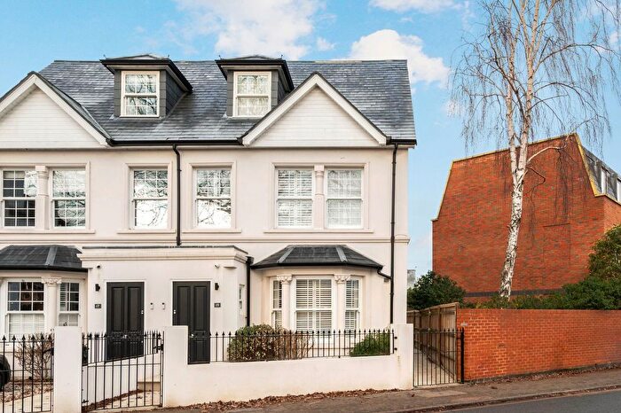 1 Bedroom Maisonette To Rent In Thames Street, Weybridge, KT13