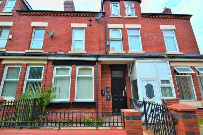 2 Bedroom Flat To Rent In Weaste Road, Salford M5