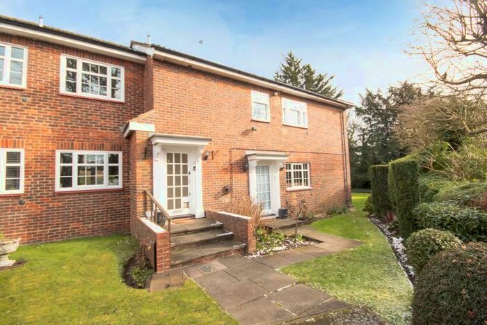 2 Bedroom Maisonette To Rent In Little Orchard Close, Pinner HA5