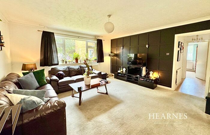 2 Bedroom Flat For Sale In Wimborne Road, Bournemouth, BH2