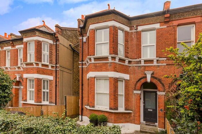 2 Bedroom Flat To Rent In Downs Road, Beckenham, BR3